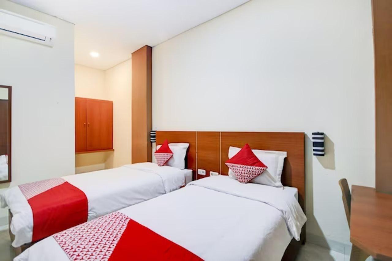 Oyo 90341 Sean's Hotel Medan
